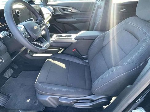 New 2026 Chevrolet Equinox EV LT image 12