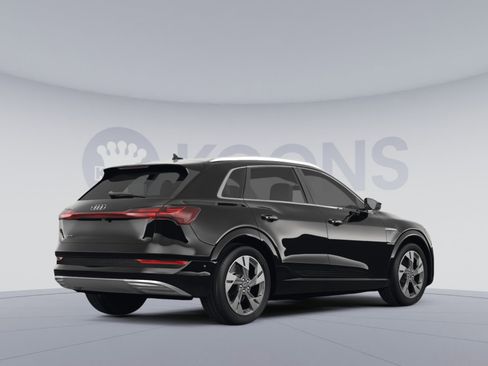 Used 2022 Audi e-tron Premium Plus w/ Premium Plus Package image 4