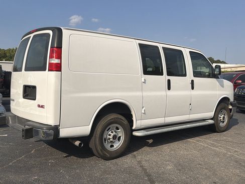 Used 2024 GMC Savana 2500 w/ Driver Convenience Package RWD image 12