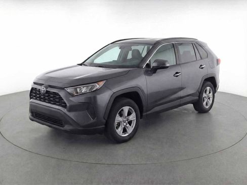 Used 2025 Toyota RAV4 XLE image 1