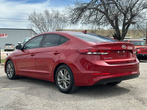Used 2018 Hyundai Elantra SEL FWD image 4