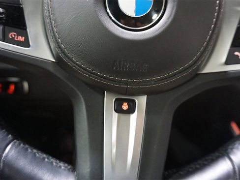 Used 2021 BMW X5 M50i w/ Premium Package image 9