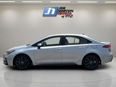 Used 2026 Toyota Corolla SE w/ SE Premium Package FWD image 8