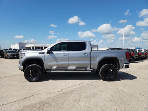 Used 2026 GMC Sierra 1500 SLT AWD/4WD image 4