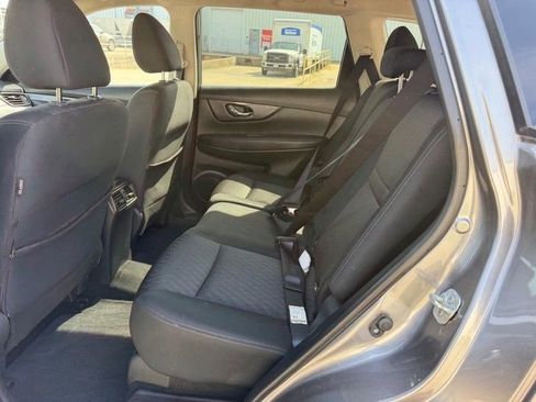 Used 2019 Nissan Rogue SV image 8