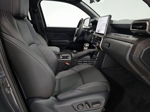 Used 2025 Toyota Tacoma Limited w/ Tow Tech Package image 8