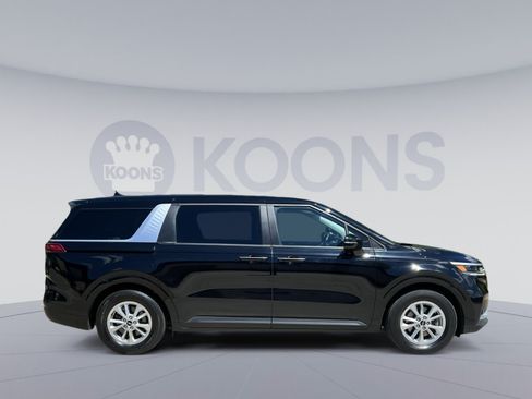 Used 2024 Kia Carnival LX FWD image 17