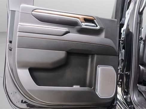 Used 2024 Chevrolet Silverado 2500 High Country w/ High Country Premium Package image 30