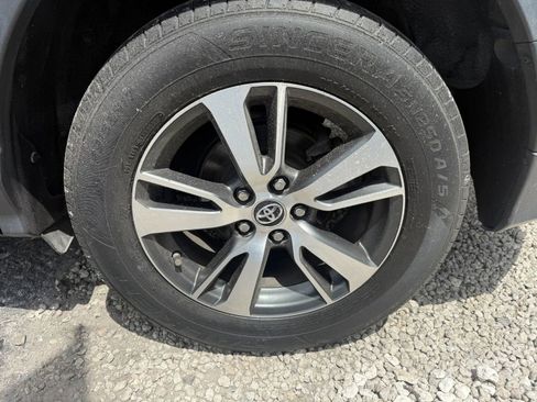 Used 2018 Toyota RAV4 XLE FWD image 10