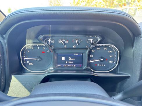 Used 2021 GMC Sierra 1500 AT4 w/ AT4 Preferred Package AWD/4WD image 15