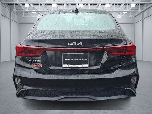 Used 2022 Kia Forte LXS w/ LXS Technology Package image 4