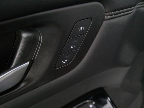 Used 2024 Nissan Pathfinder Platinum w/ Black Appearance Package image 15