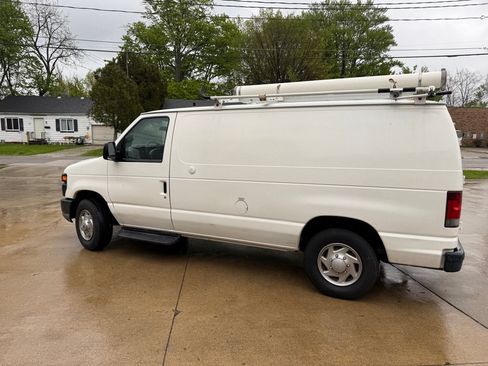 Used 2010 Ford E-250 and Econoline 250 RWD image 5