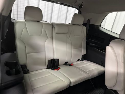 Certified 2024 Kia Telluride EX w/ EX Captain's Chair Package AWD/4WD image 16