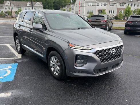 Used 2019 Hyundai Santa Fe SE FWD image 3