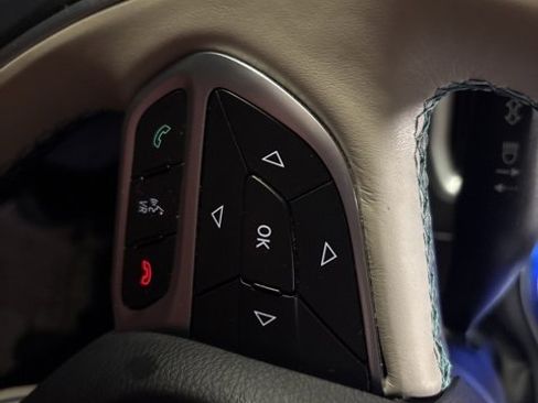 Used 2017 Chrysler Pacifica Platinum image 9