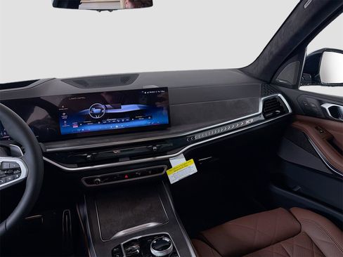 New 2026 BMW X7 xDrive40i w/ Executive Package image 27