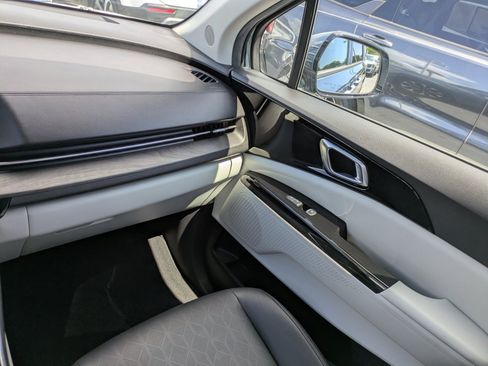 Certified 2023 Kia Carnival EX FWD image 15