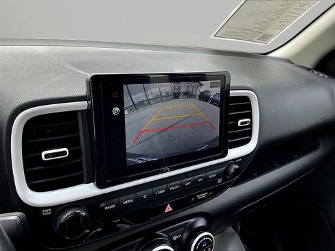 Certified 2023 Hyundai Venue Limited w/ Cargo Package FWD image 13