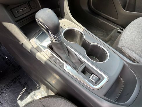 Used 2024 Chevrolet Equinox LT FWD image 24