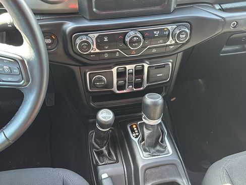 Used 2021 Jeep Gladiator Sport AWD/4WD image 25