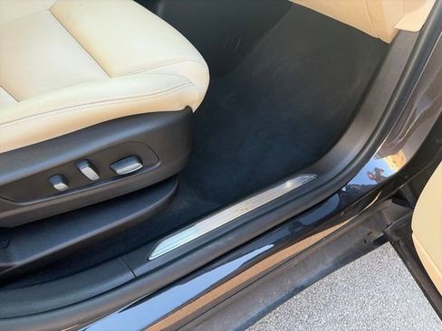 Used 2018 Cadillac XT5 Luxury w/ Driver Awareness Package image 44