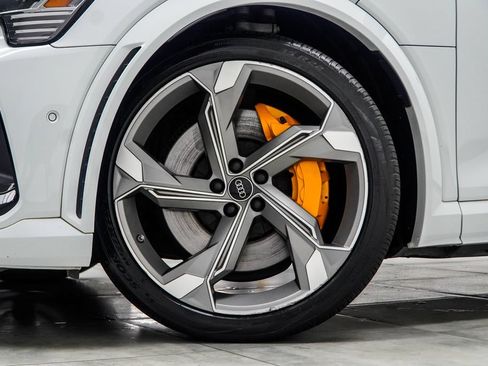 Used 2023 Audi e-tron S Prestige AWD/4WD image 6