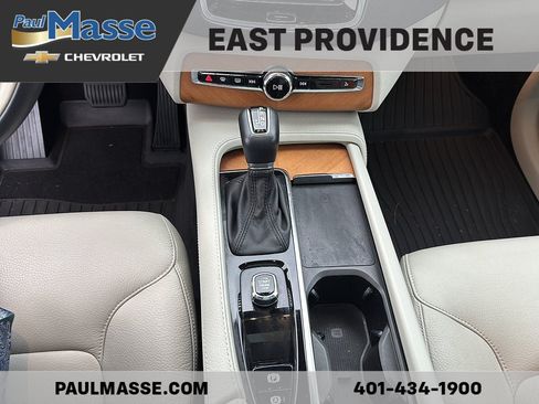 Used 2022 Volvo XC90 T6 Momentum w/ Climate Package AWD/4WD image 13