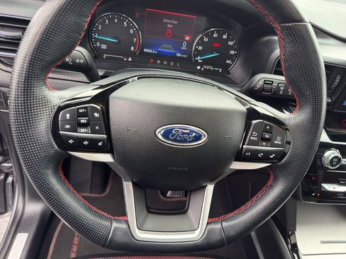 Used 2022 Ford Explorer ST-Line w/ Class IV Trailer Tow Package image 16