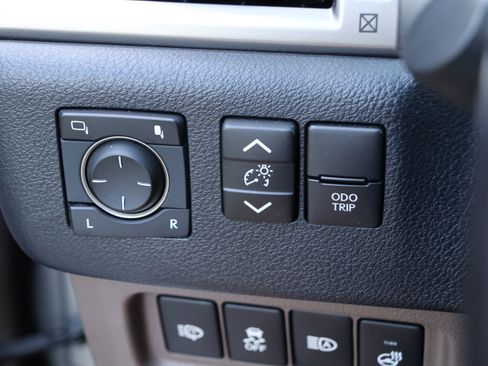 Used 2022 Lexus GX 460 Premium w/ Premium Plus Package AWD/4WD image 15