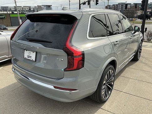 New 2026 Volvo XC90 T8 Plus w/ Protection Package Premier AWD/4WD image 6