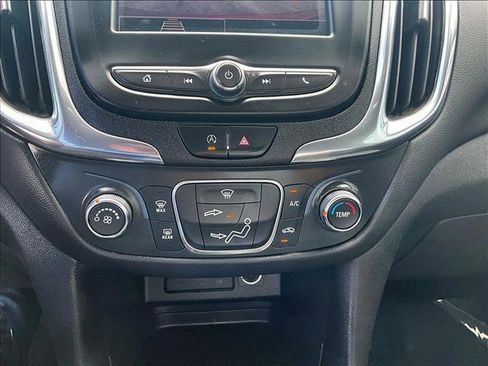 Used 2023 Chevrolet Equinox LT image 20