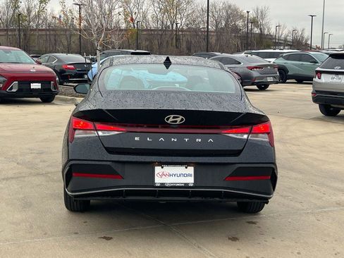 New 2026 Hyundai Elantra SE image 10