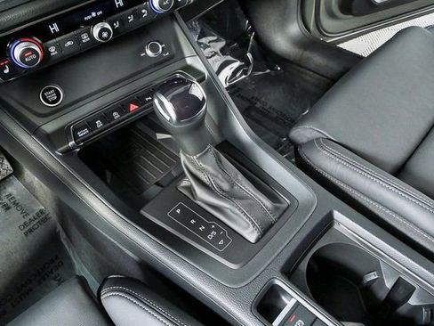 Used 2025 Audi Q3 2.0T Premium w/ Convenience Package image 16
