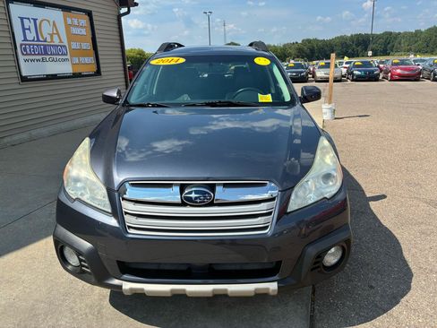 Used 2014 Subaru Outback 2.5i Limited w/ Moonroof Package AWD/4WD image 2