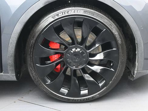 Used 2022 Tesla Model Y Performance AWD/4WD image 29