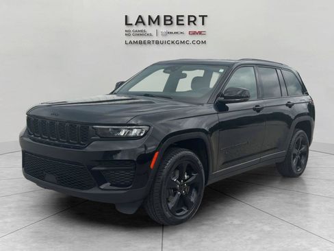Used 2023 Jeep Grand Cherokee Altitude AWD/4WD image 1