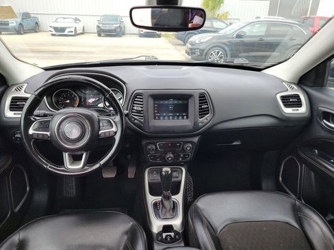 Used 2020 Jeep Compass Latitude FWD image 27