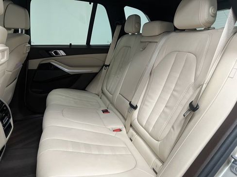 Used 2019 BMW X5 xDrive40i w/ M Sport Package image 44