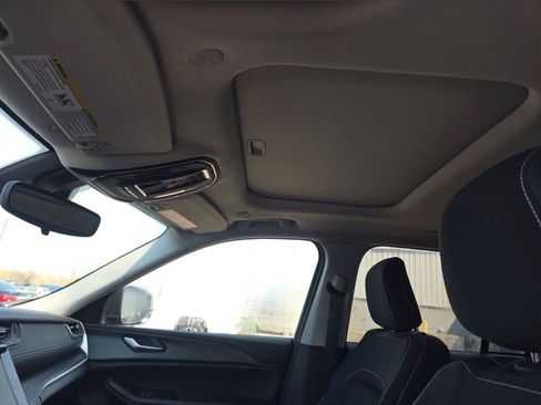 Used 2024 Jeep Grand Cherokee Laredo X AWD/4WD image 12