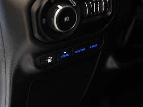 Used 2022 Jeep Wrangler Unlimited Sahara w/ Cold Weather Group image 22