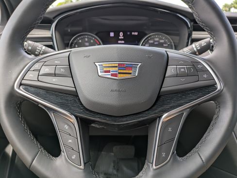 Certified 2025 Cadillac XT5 Premium Luxury w/ Technology Package FWD image 27
