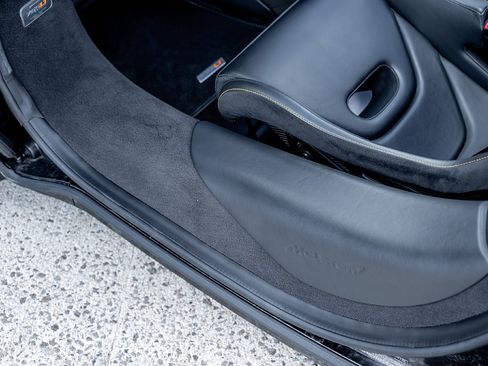 Used 2022 McLaren 765LT RWD image 30