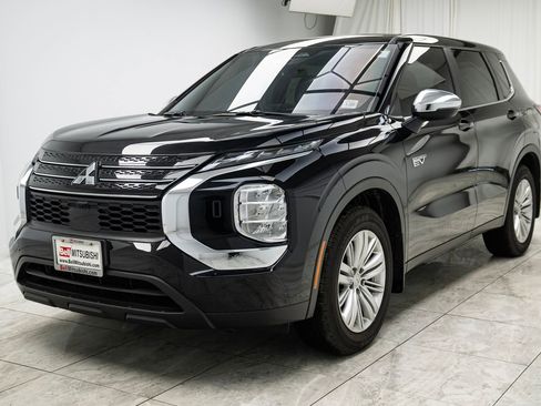 New 2026 Mitsubishi Outlander ES image 6