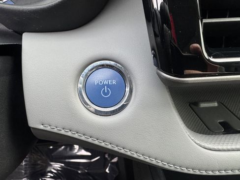 Used 2022 Toyota Highlander Limited image 9