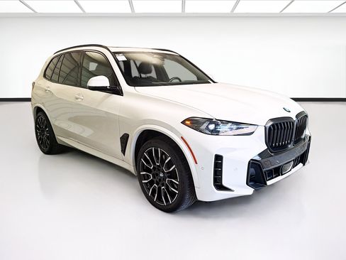Used 2024 BMW X5 sDrive40i w/ M Sport Package RWD image 3
