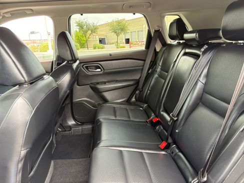 Used 2021 Nissan Rogue SV w/ Premium Package FWD image 17