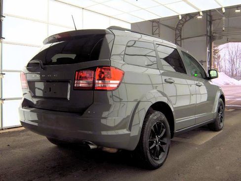 Used 2020 Dodge Journey SE w/ SE Popular Equipment Group image 2