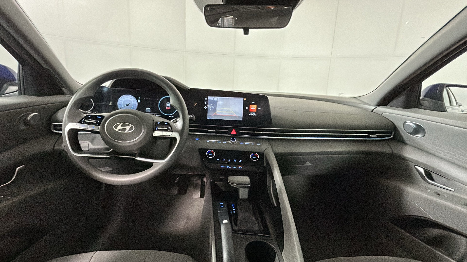 Used 2024 Hyundai Elantra SEL FWD image 32