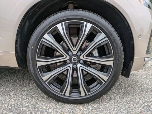 Certified 2023 Volvo XC60 B5 Ultimate w/ Climate Package AWD/4WD image 11
